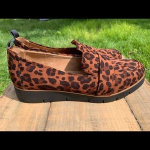 Dr Scholl’s leopard loafers size 9 LIKE NEW